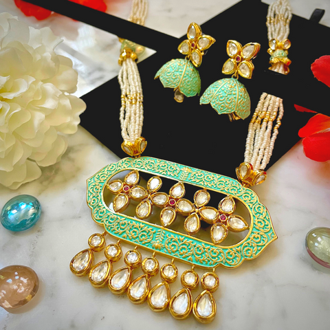 Designer Gold Plated Kundan Set (D969)