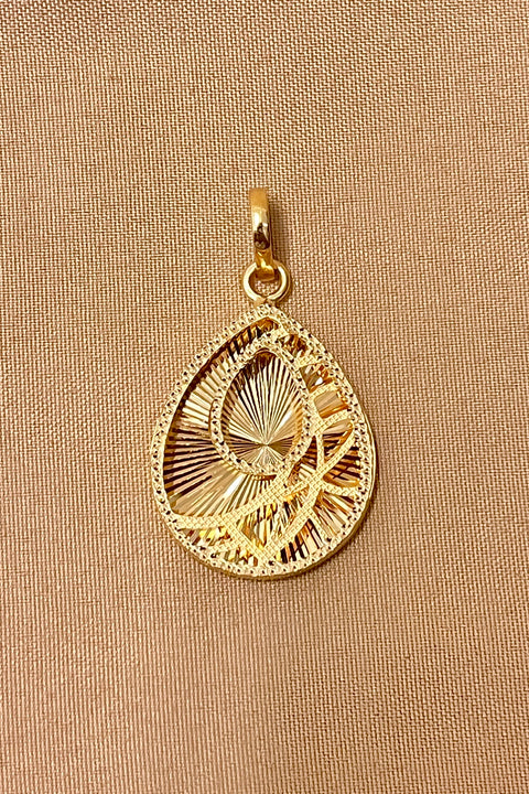 22 KT Gold Designer Engraved Pendant (D86)