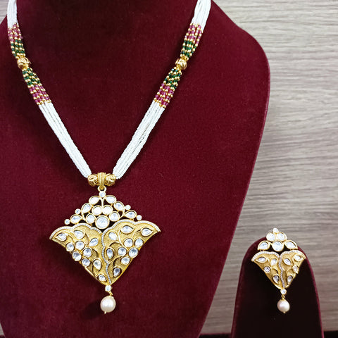 Designer Gold Plated Royal Kundan Pendant Set (D359)