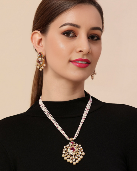 Designer Gold Plated Royal Kundan Pendant Set (D589)