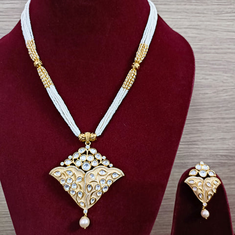 Designer Gold Plated Royal Kundan Pendant Set (D359)